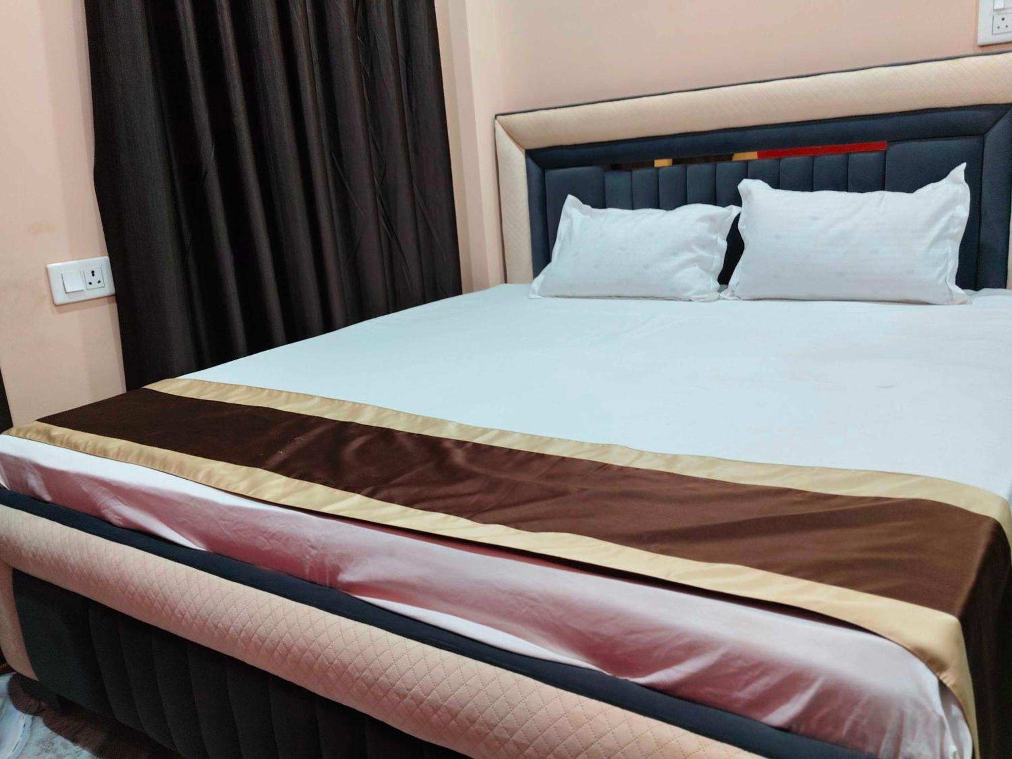 Hotel O The Lavish Landmark Danapur Extérieur photo