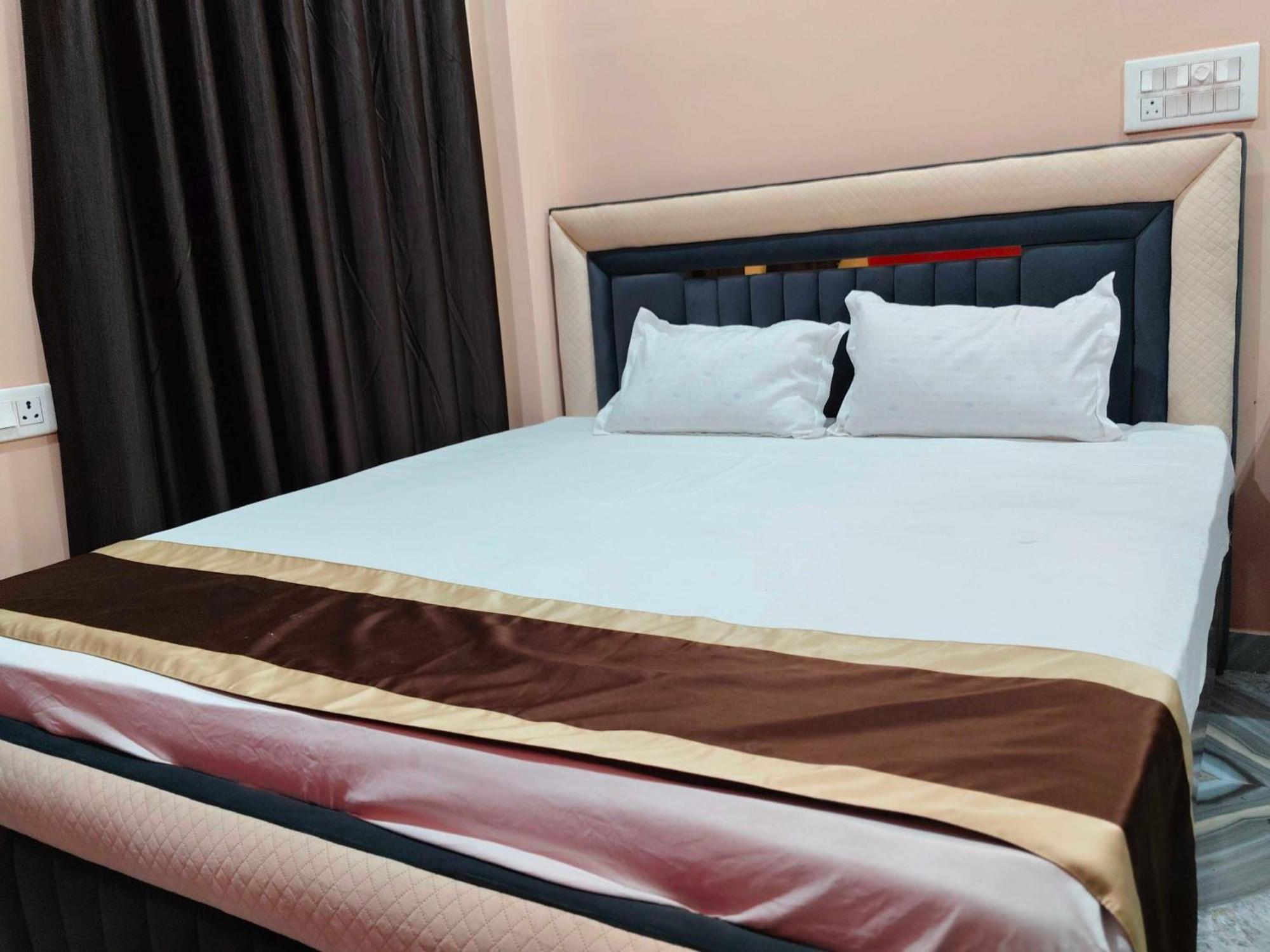 Hotel O The Lavish Landmark Danapur Extérieur photo